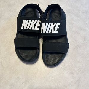 New Women’s Nike Sport Sandals Perfect Condition Size 9